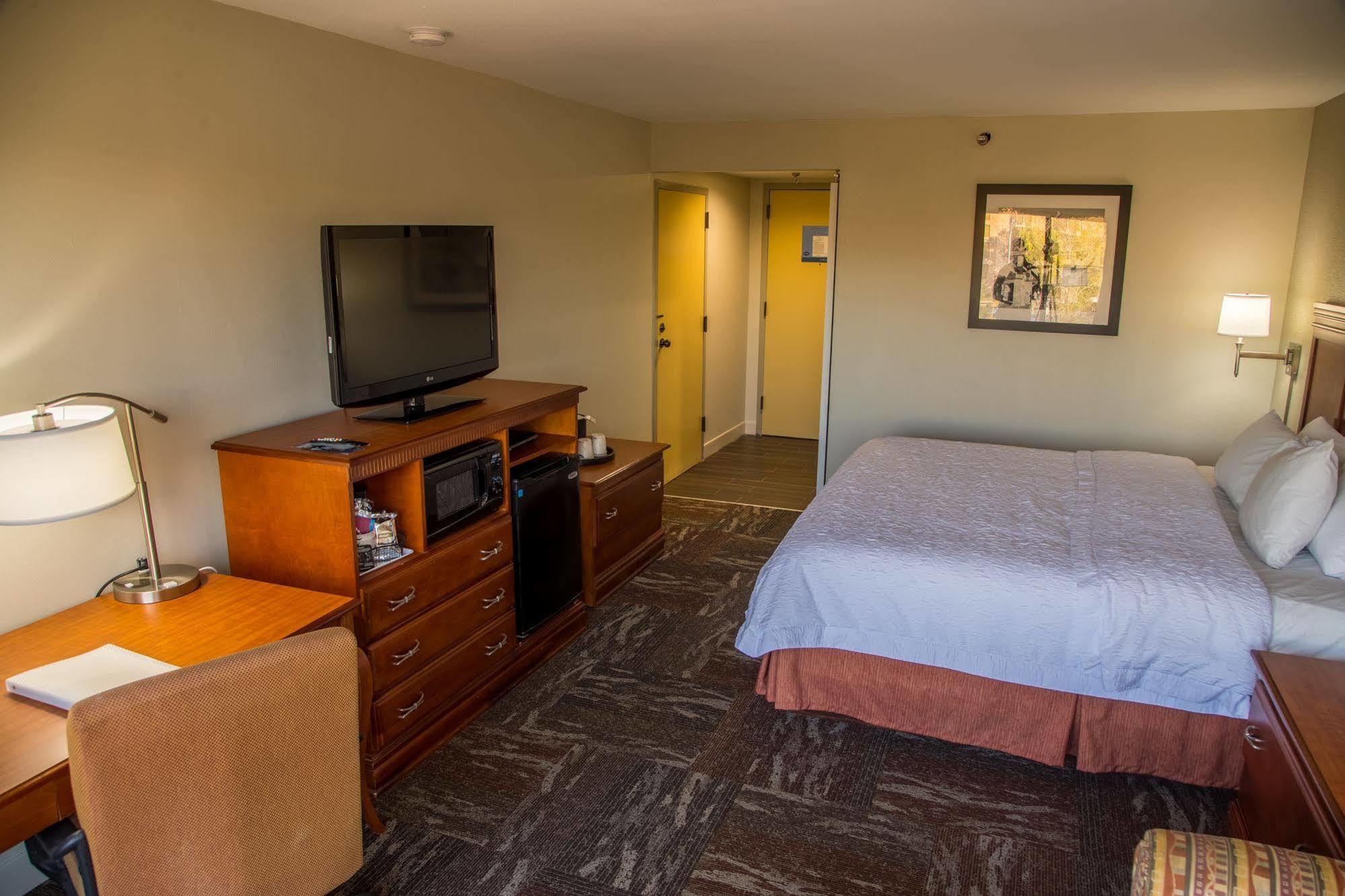 Hampton Inn Oak Ridge Knoxville Экстерьер фото