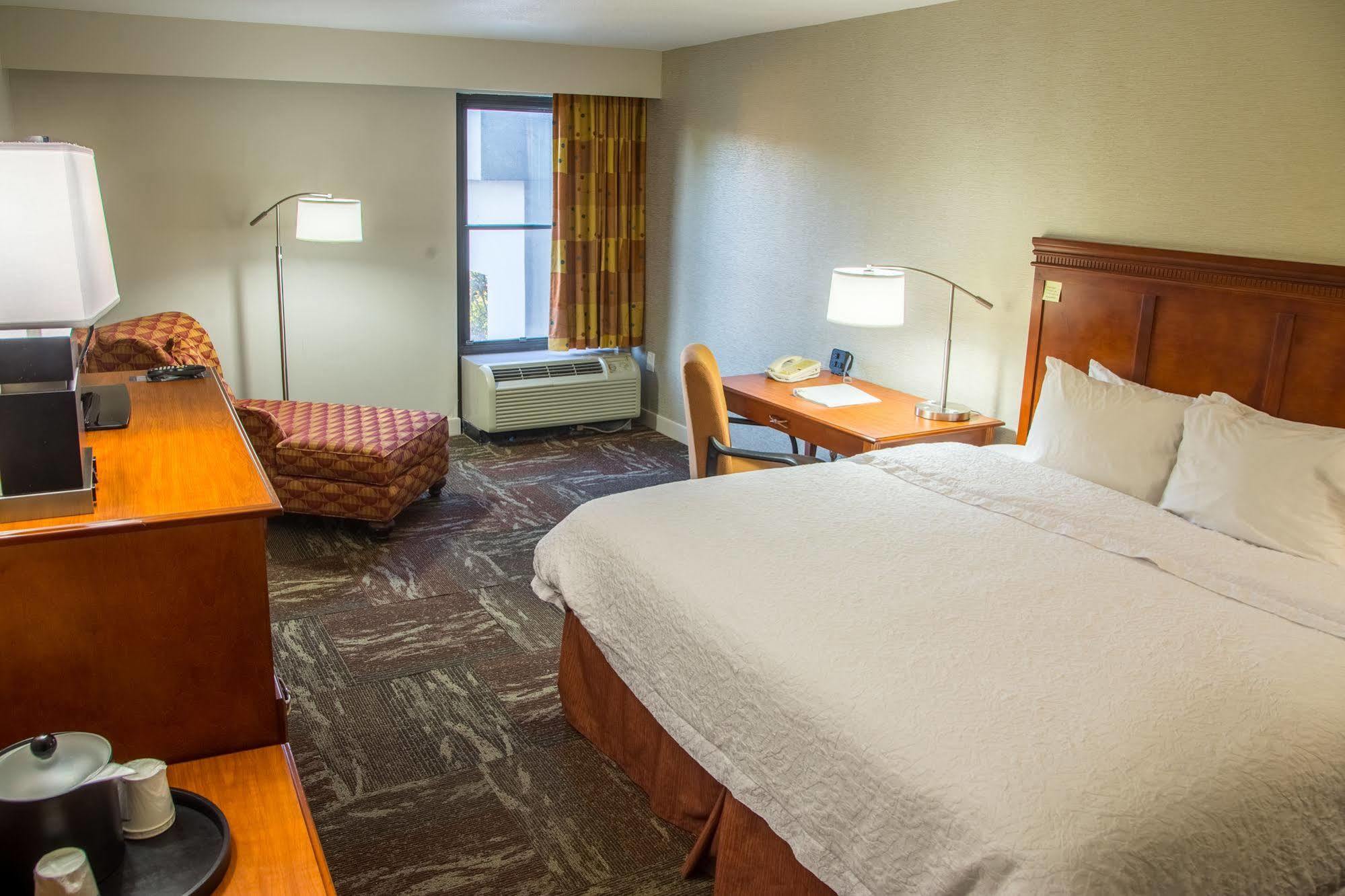 Hampton Inn Oak Ridge Knoxville Экстерьер фото
